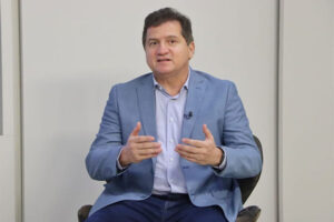 Simplicio pede na justiça que prefeita pague indenização por falta de transparência em Pedreiras