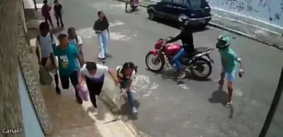 Estudantes têm celulares roubados por grupo armado no bairro Cohab Anil