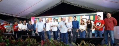 Iracema Vale participa de solenidade com o presidente Lula