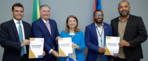 Alema recebe projeto do TJ que institui Dia do Auxiliar e do Técnico Judiciário no Maranhão