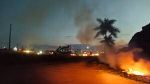 Polícia flagra homem colocando fogo em vegetação próxima a BR-222, em Açailândia