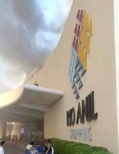 Obra na cobertura do Cinesystem pode ser causa de incêndio em shopping