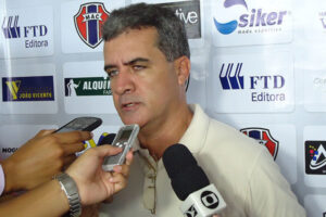 MAC confirma Vinícius Saldanha e Sampaio acerta com Zé Augusto