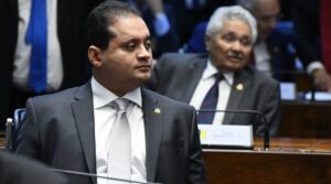 Senado analisa adiamento das eleições para dezembro..