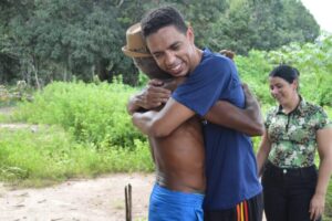 Prefeito acusado de esquecer gazes dentro de paciente responde ao blog