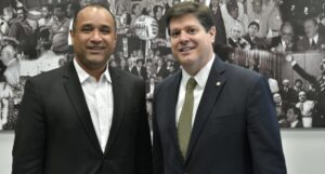 Roberto Costa debate o futuro do MDB com o novo presidente, Baleia Rossi