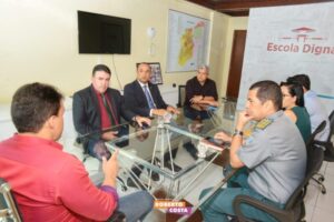 Roberto Costa e Edivan Brandão são recebidos por Felipe Camarão
