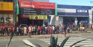 Só metade da população cumpria isolamento antes do lockdown, revela Dino
