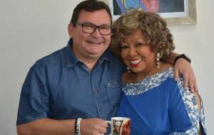 “Somos todos Alcione”, prega Ivaldo em resposta a racista…