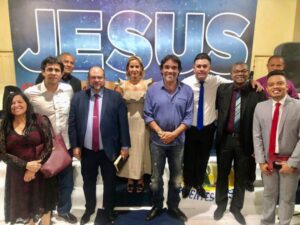 Lobão Filho participa de motocada e de culto em Colinas
