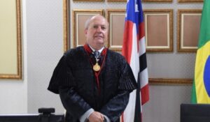 O jogo político de Eduardo Nicolau…
