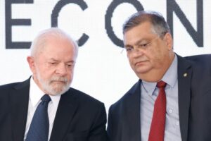 Sessão solene homenageia agentes comunitários de saúde e de combate a endemias