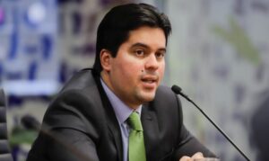 André Fufuca tenta impedir reajuste de planos de saúde