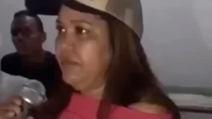 Vídeo: Prefeita do MA tem microfone tomado por morador revoltado