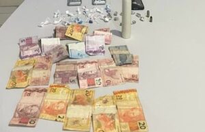 Mulher é presa em esquema de venda de drogas em uma barbearia em São Luís