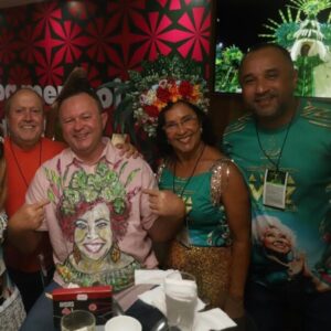 Após fiasco de homenagem a Alcione, carnavalescos são demitidos da Mangueira