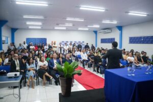 Felipe Camarão compartilha conhecimento com 120 novos alunos do Curso de Direito do IESF