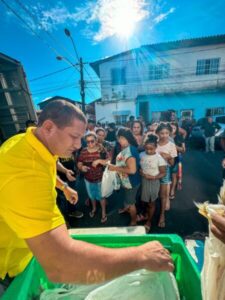 Vereador Marquinhos leva alimentos a mais de cinco mil famílias na Semana Santa