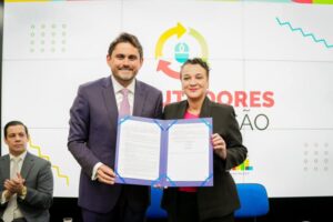 Ministro Juscelino Filho assina acordo com o BB para ampliar computadores para Inclusão