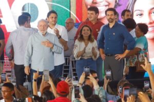 Iracema Vale participa de solenidade com Lula para anúncio de investimentos no MA