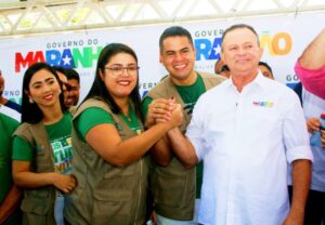 Prefeito Calvet Filho entrega Hospital, Escola, pavimentação e assina Ordens de Serviços