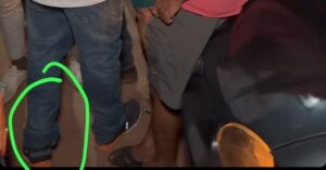 Fred Campos é visto com suposta tornozeleira em caminhada de campanha