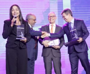 Pelo segundo ano consecutivo, Eliziane Gama é escolhida como a melhor senadora do país