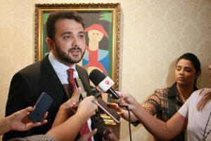 Concurso Alema: “Me ofereceram R$ 200 mil para calar”, diz deputado Yglesio