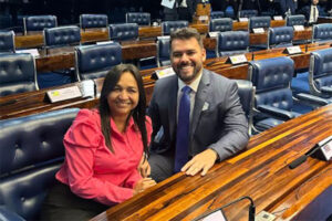 PEC que benefecia profissionais de enfernagem avança no Senado