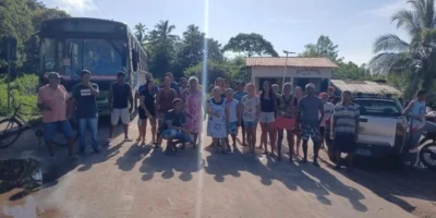 Moradores do Mojó protestam após mudança na rota dos ônibus por problemas de pavimentação