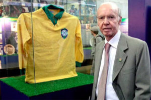 Morre o tetracampeão do mundo Zagallo aos 92 anos