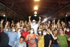 Licitação de Ribamar Fiquene para reforma de escolas é alvo de investigação