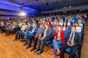 Iracema Vale participa da solenidade de entrega do 12º Prêmio Sebrae Prefeitura Empreendedora