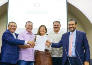 Carla Pinheiro toma posse como secretária adjunta de Articulação Política do Maranhão
