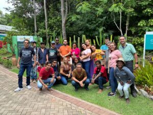 Usuários do CAPS II participam de momento com a natureza