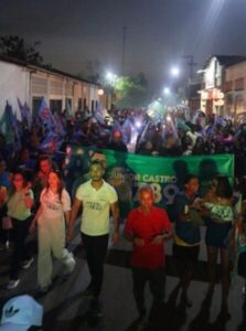 Candidato a vereador, Dr. Júnior Castro arrasta multidão em caminhada por Vargem Grande