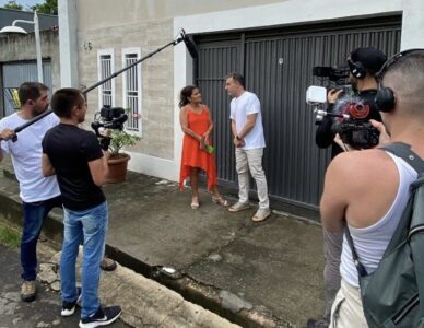 ASSISTA! Apresentador Luciano Huck visita o Maranhão e dá prêmio de R$ 1 milhão a professora