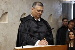 Flávio Dino extingue bônus de 20% para ingresso no curso de Medicina da Ufma de Pinheiro