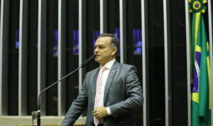 PEC do deputado Allan Garcês estabelece que vida humana começa a partir da fecundação