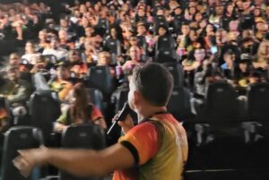 Allan Garcês recebe artistas, jornalistas e autoridades em sessão de “Bob Marley: One love”