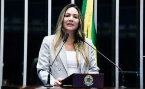 Senadora Ana Paula cobra explicações para caos no serviço de ferry boat