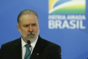 Aras critica delação de Mauro Cid feita pela PF