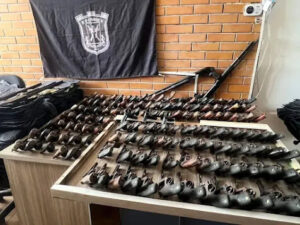 Polícia Militar estoura depósito clandestino de armas e realiza grande apreensão em São Luís