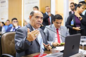 Astro de Ogum pede informações sobre o VLT à Prefeitura de São Luís