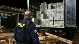 PRF apreende mais de 270 mil maços de cigarros contrabandeados em Alto Alegre do Maranhão