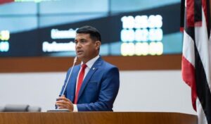 Deputado Wellington cobra esclarecimentos sobre processo seletivo e realização de concurso na secretaria de Educação