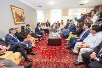 Presidente Iracema Vale recebe presidente da Petrobras e trata sobre exploração petrolífera da Margem Equatorial