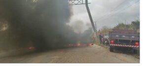 Vídeo: Manifestantes bloqueiam outra vez trecho da BR-316 no Maranhão