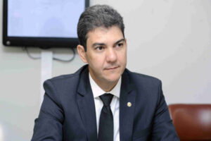 Braide repete passos de Castelo tentando mudar o final da história
