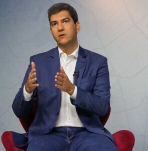 Aliados de Braide tentam atrair vereadores do PSDB